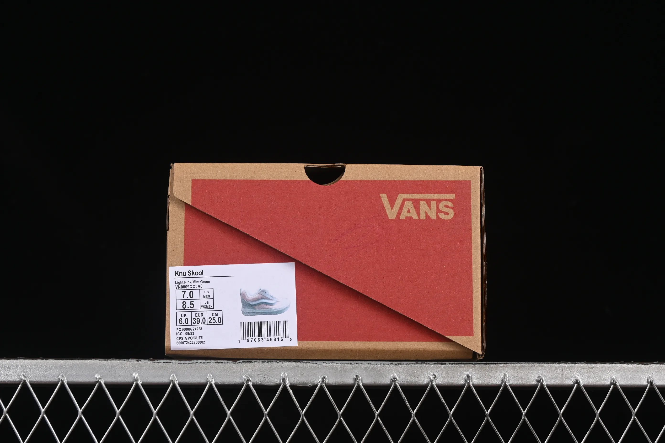 All categories Vans Vans series Vans Low Vans low-top Vans Knu Skool Vans low-top retro casual fat bread shoes VN0009QCJV6